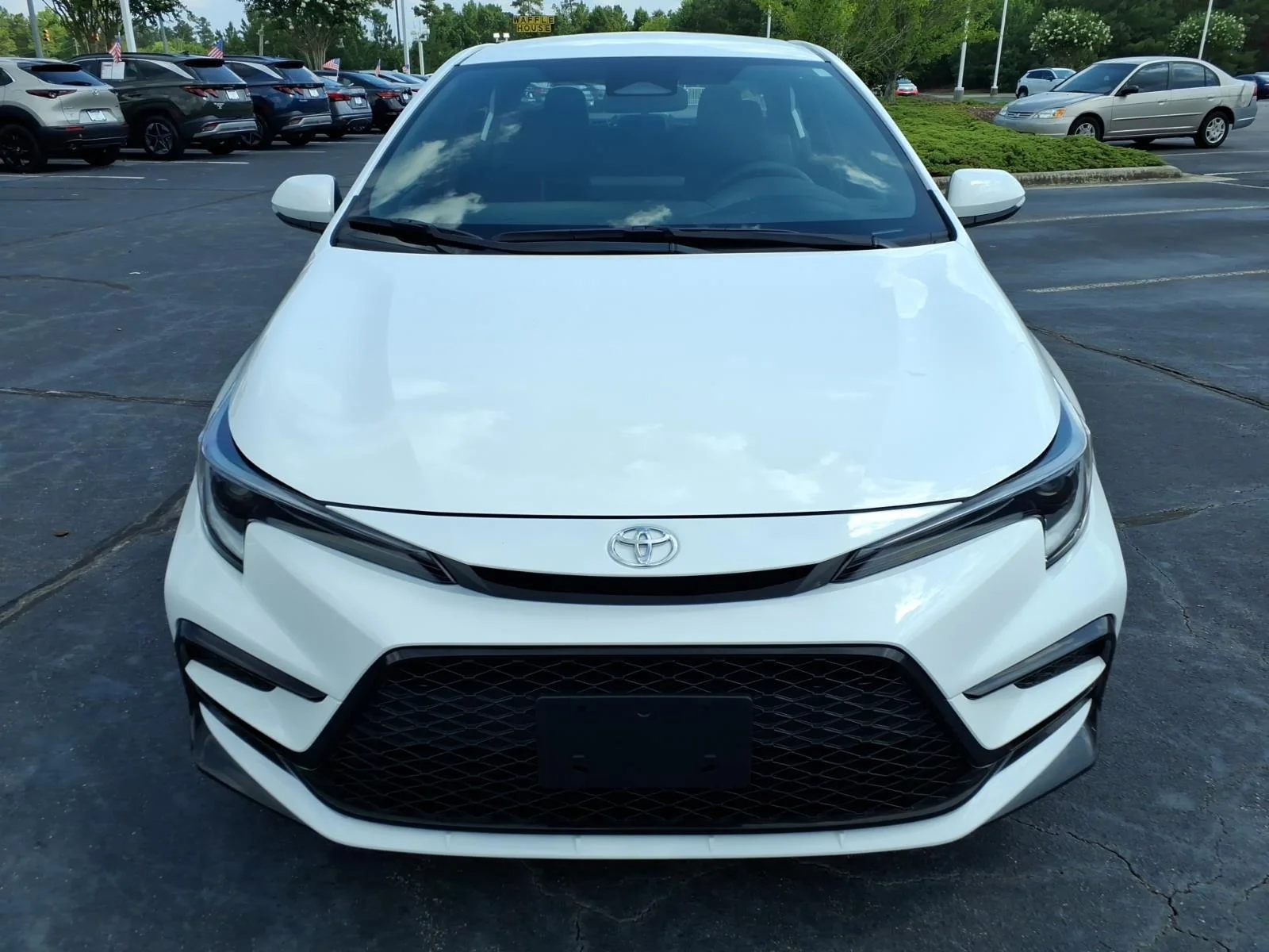 Used 2026 Ice Cap Toyota SE image 7