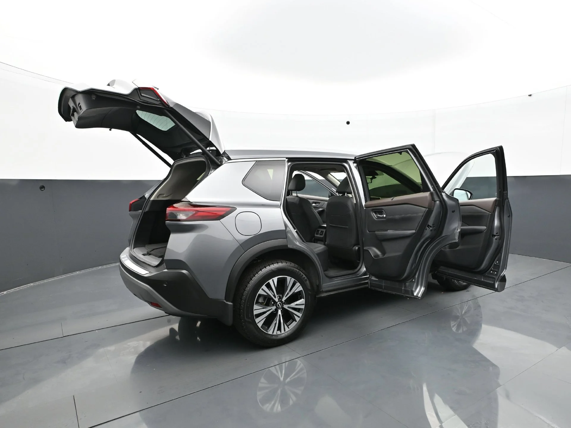 Used 2023 Gun Metallic Nissan SV image 39