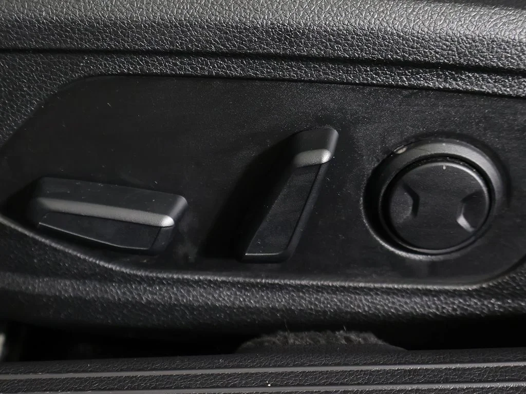 Certified Used 2024 Gray Kia GT-Line image 33