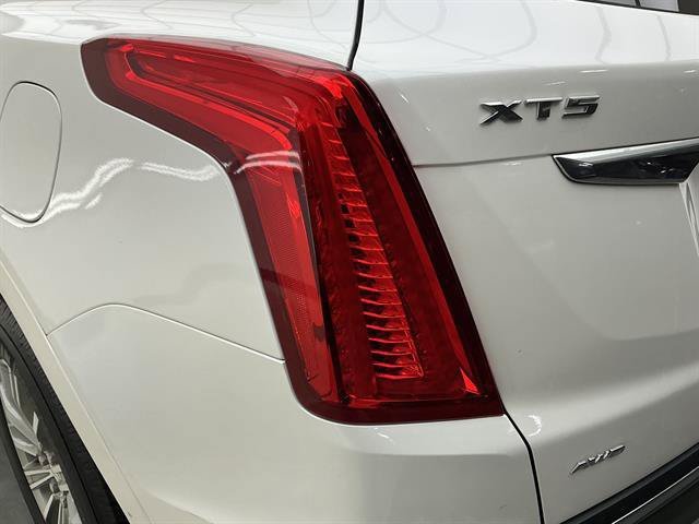 Certified Used 2017 Crystal White Tricoat Cadillac Luxury AWD image 22