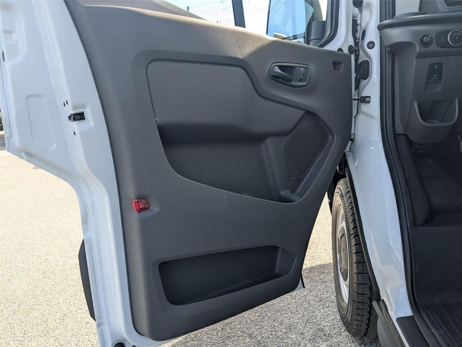 New 2025 Oxford White Ford Cargo Van image 19