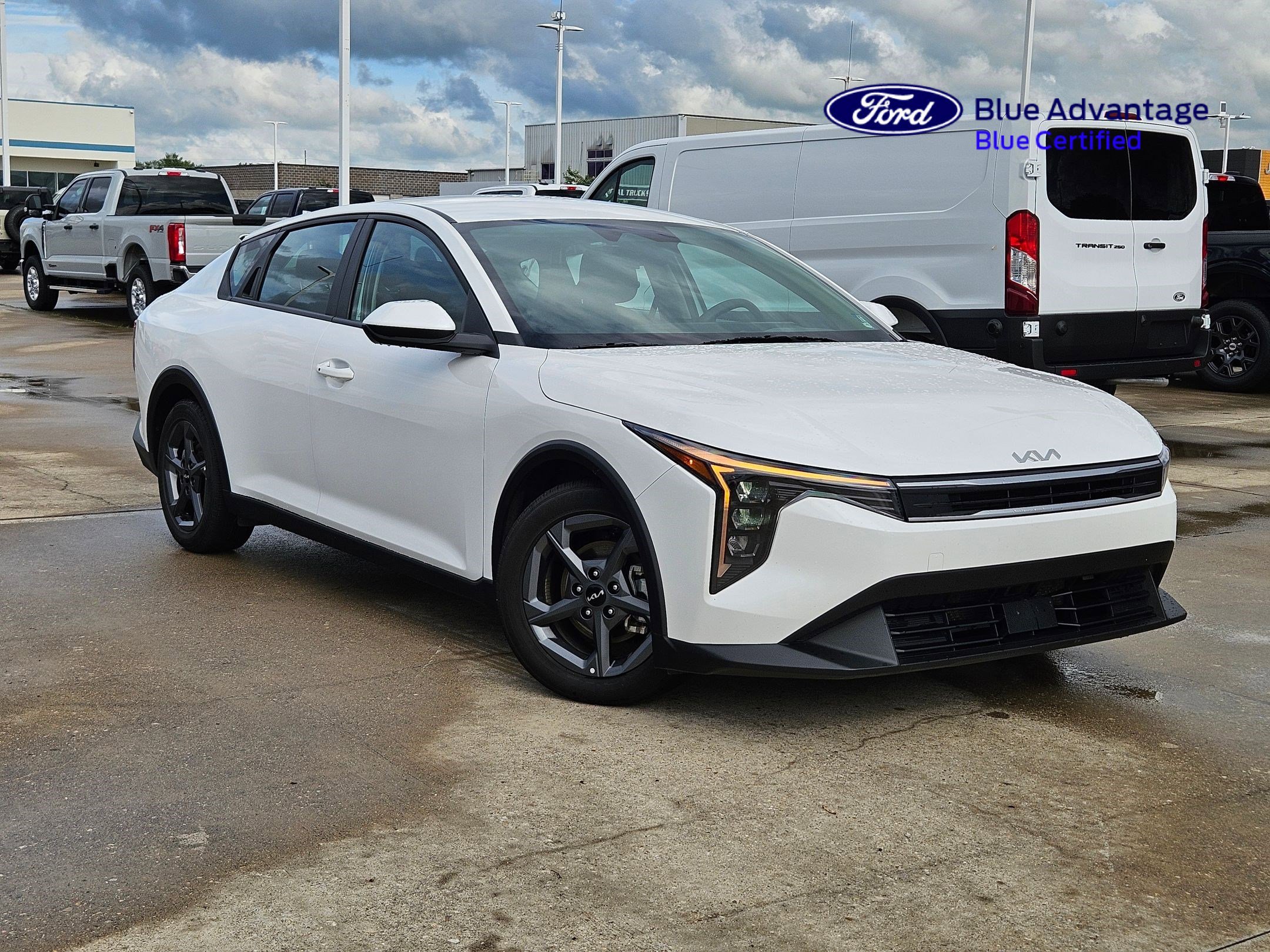 2025 Kia K4 LXS AT's photo