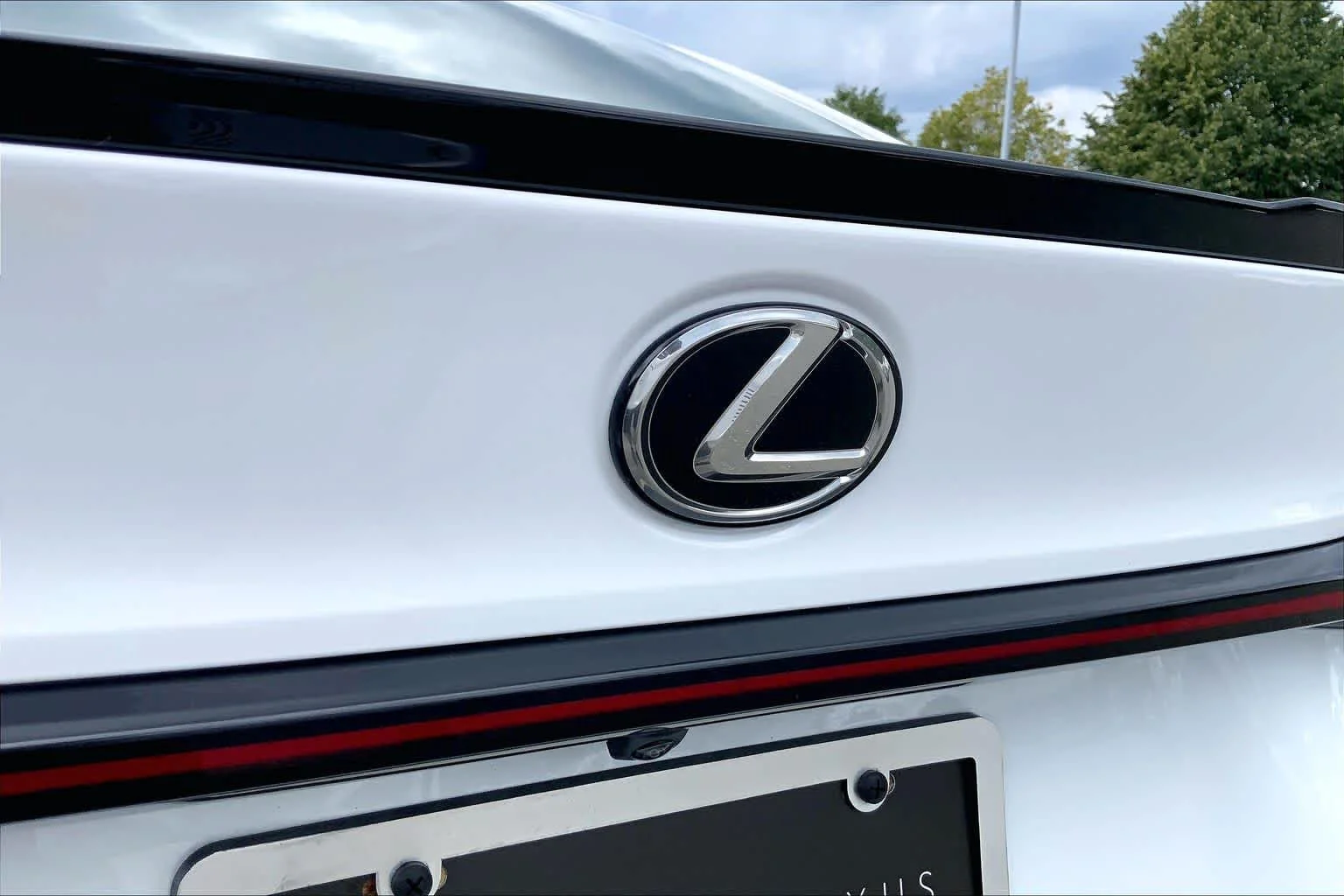 Certified Used 2023 ULTRA WHITE Lexus F SPORT image 31