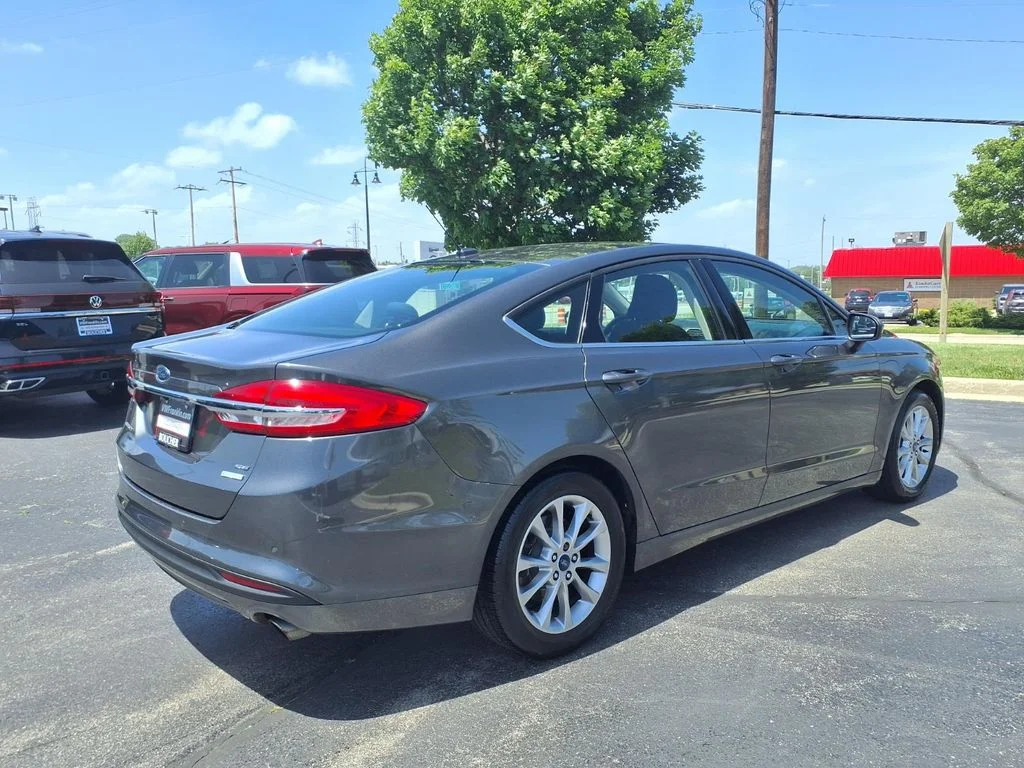 Used 2017 Ford Fusion SE with VIN 3FA6P0HD9HR282556 for sale in Franklin, WI