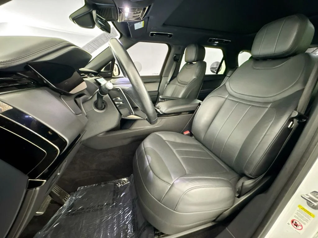 Certified Used 2023 White Land Rover SE Dynamic image 21