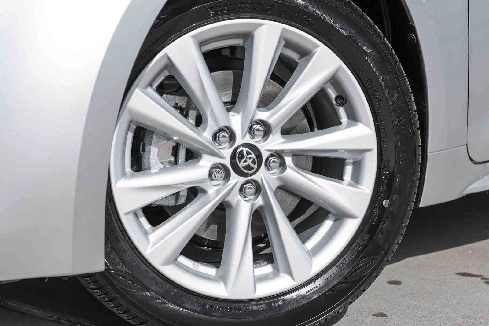 New 2027 Classic Silver Metallic Toyota SE image 12