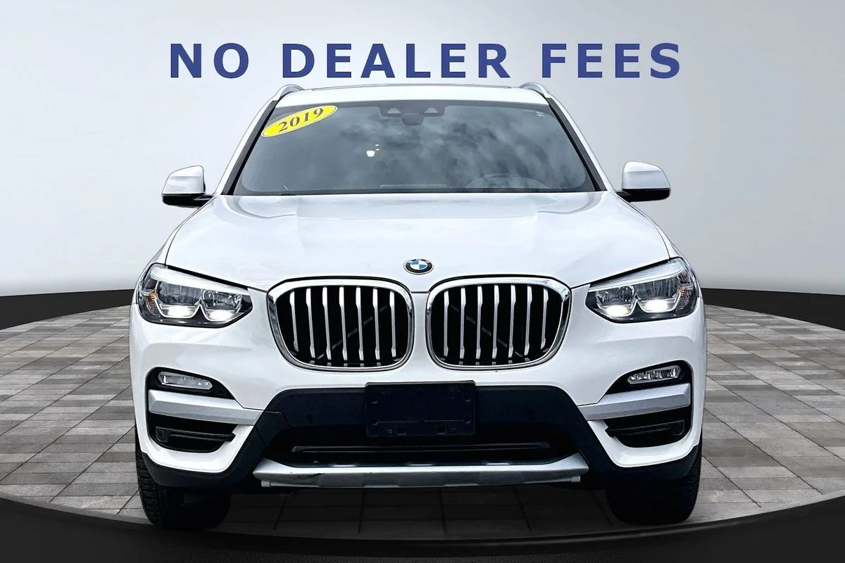 Used 2019 White BMW xDrive30i image 2