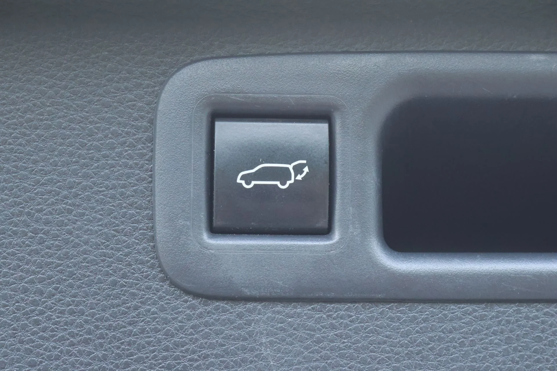 Used 2023 Beige Toyota XLE image 25