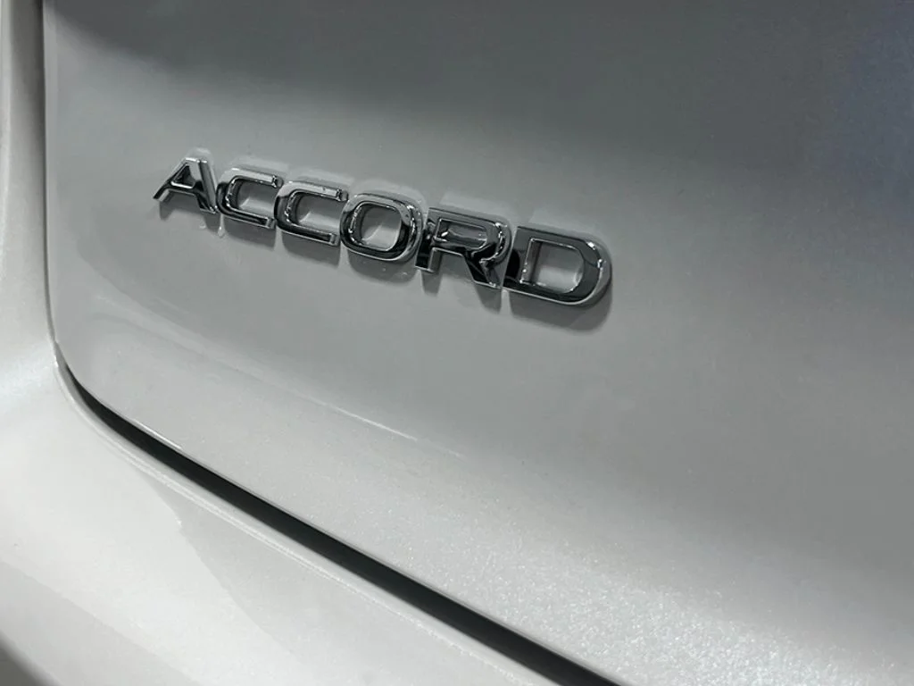 New 2026 Platinum White Pearl Honda LX image 5