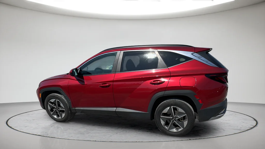 Used 2025 Red Hyundai SEL image 10