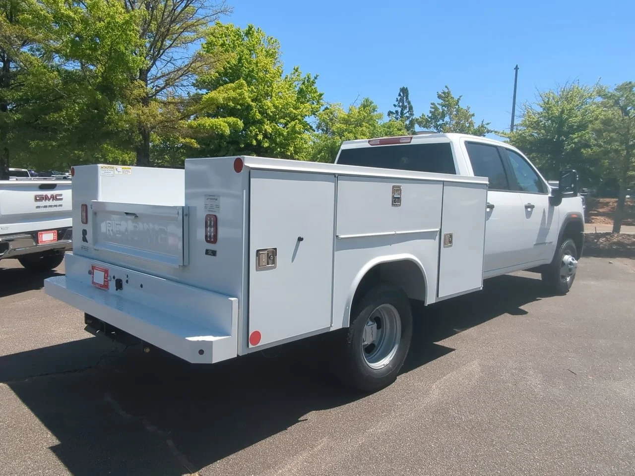 New 2026 Summit White GMC Pro image 8