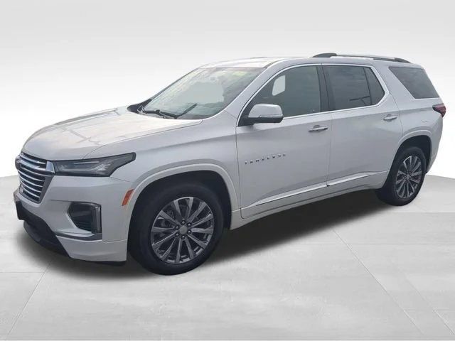 Used 2023 Iridescent Pearl Tricoat Chevrolet Premier image 1