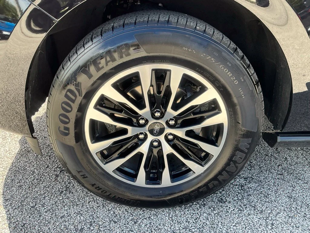 Used 2025 Black Ford Platinum image 18