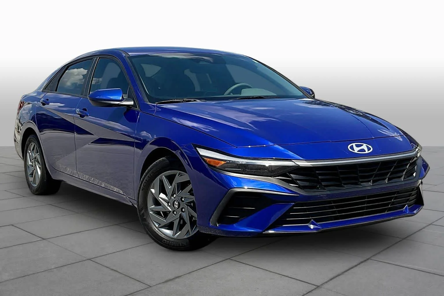 Used 2024 Intense Blue Hyundai SEL image 3