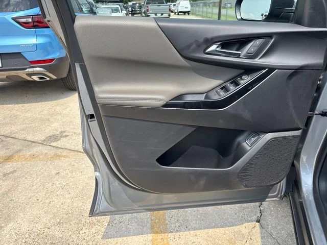 Used 2025 Gray Chevrolet LT image 31