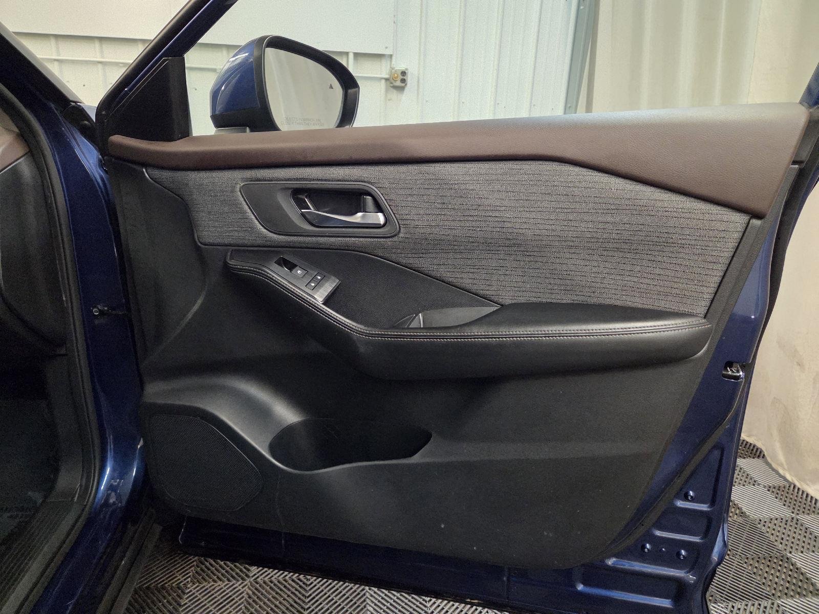 Used 2023 Caspian Blue Metallic Nissan SV image 29
