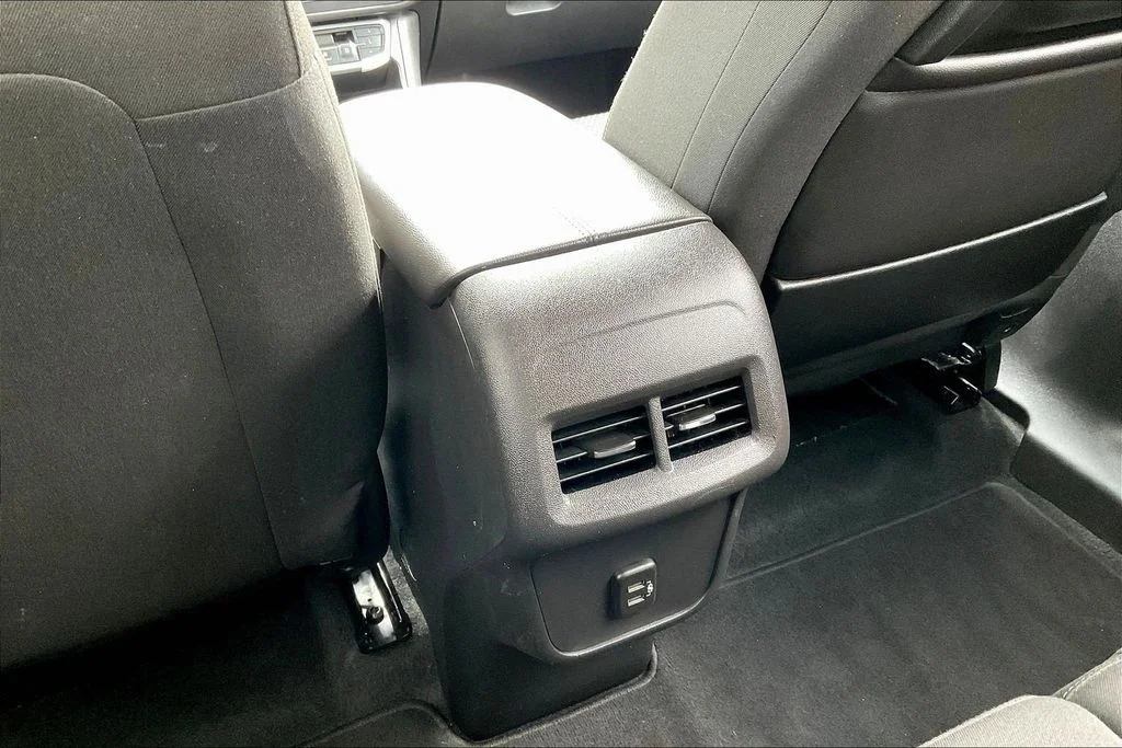 Used 2024 Silver GMC SLE image 13