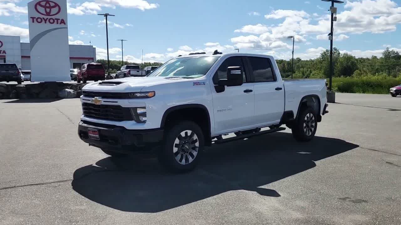 2026 Chevrolet Silverado 2500 HD Custom - Photo 4