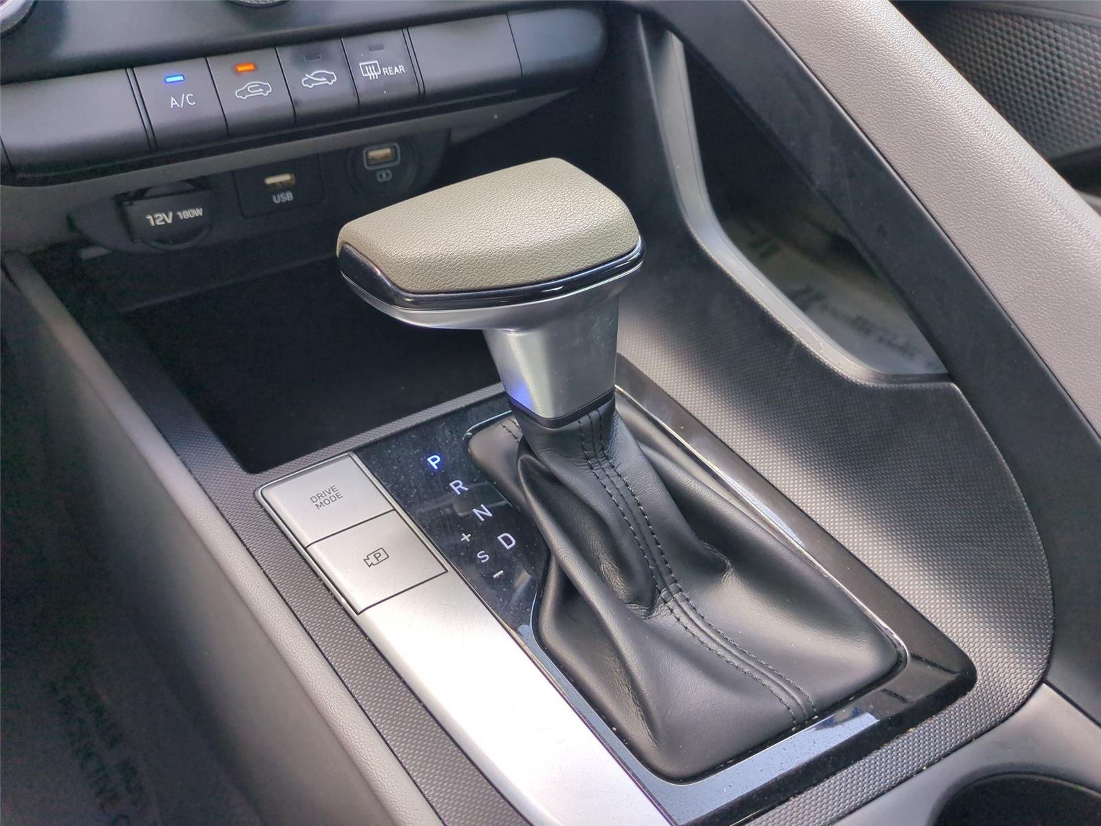 Used 2021 Fluid Metal Hyundai SE image 27
