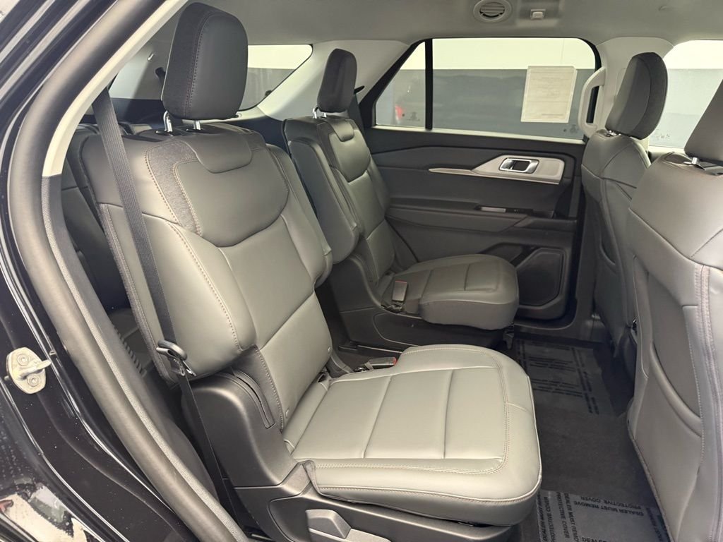 New 2026 Agate Black Metallic Ford Active image 57