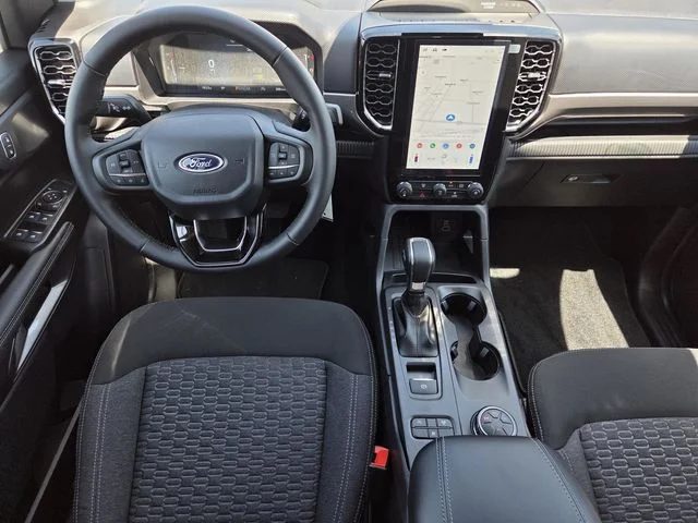 New 2025 Oxford White Ford XLT image 11