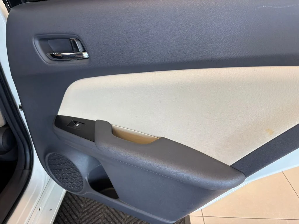 Used 2016 White Toyota Two image 29