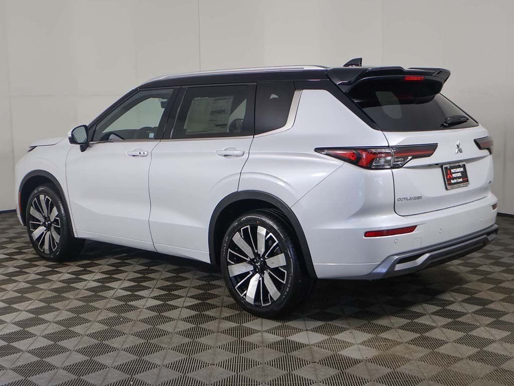 New 2026 White Mitsubishi SEL image 15