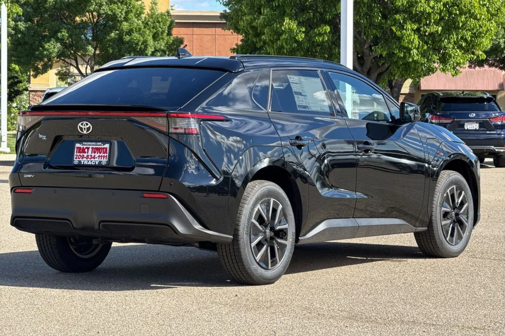 New 2026 Midnight Black Metallic Toyota  XLE image 5