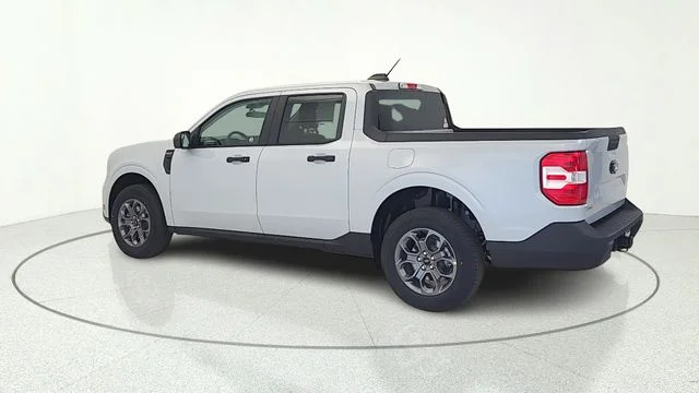New 2026 Space White Metallic Ford XLT image 27