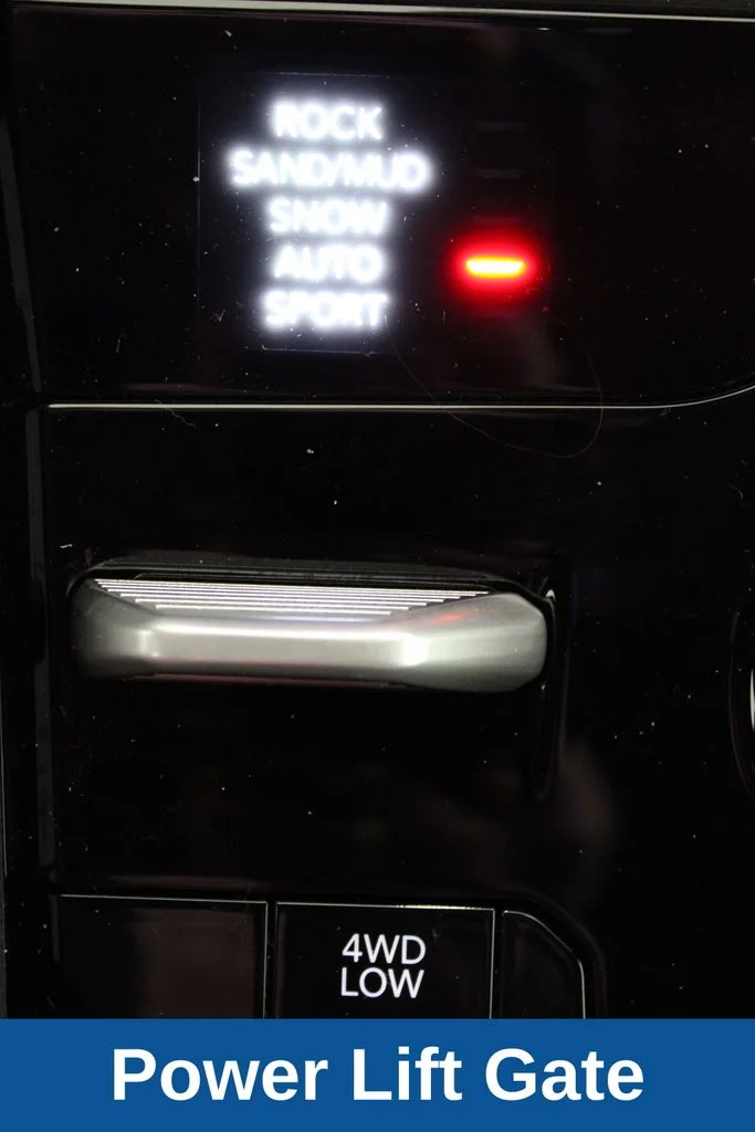 Used 2025 White Jeep Summit image 18