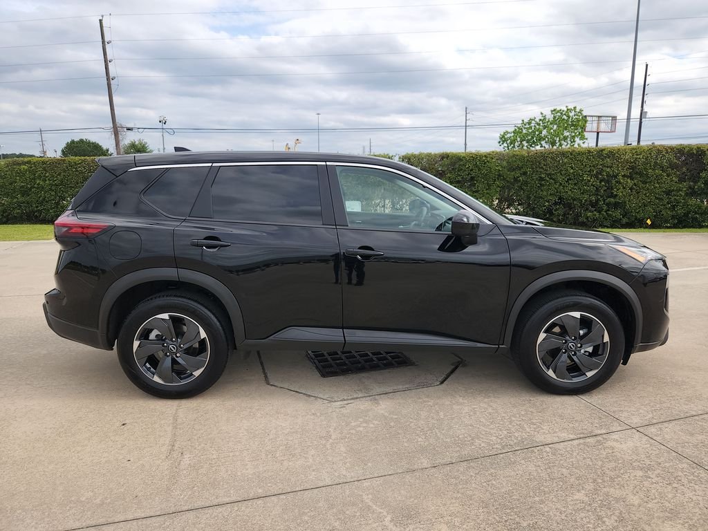 Used 2025 Black Nissan SV image 4