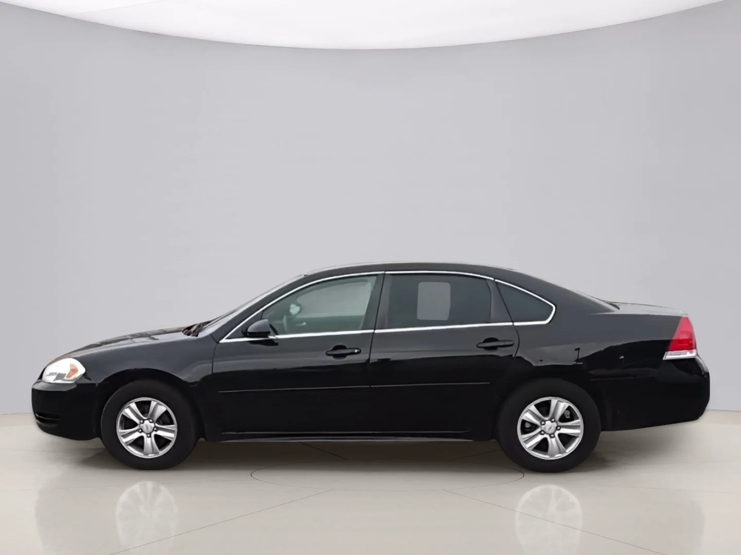Used 2014 Black Chevrolet LS image 4