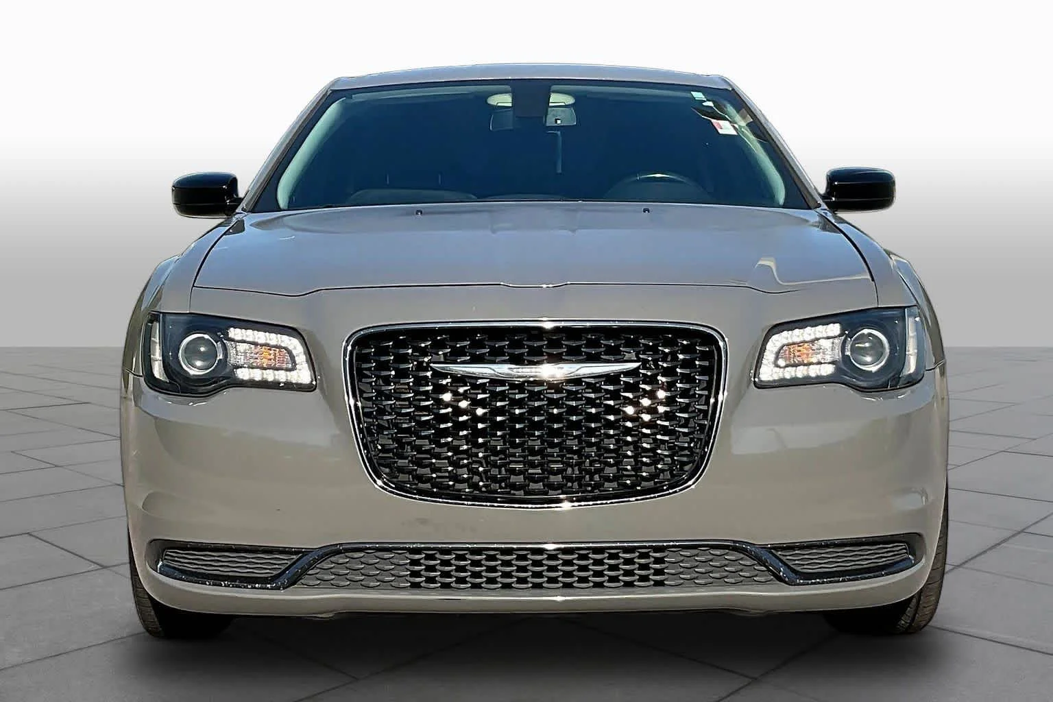 Used 2019 Ceramic Grey Clearcoat Chrysler Touring image 4