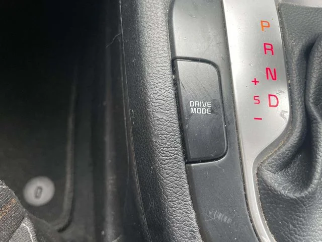 Used 2024 White Kia LXS image 30