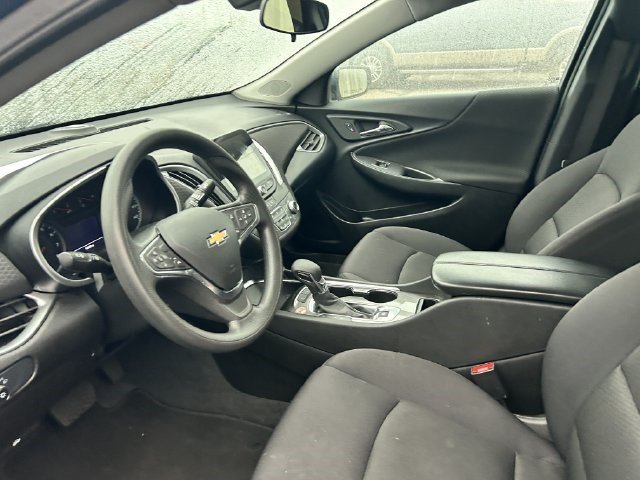 Used 2025 Lakeshore Blue Metallic Chevrolet LT image 8