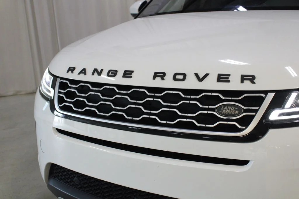 Used 2020 White Land Rover SE image 32