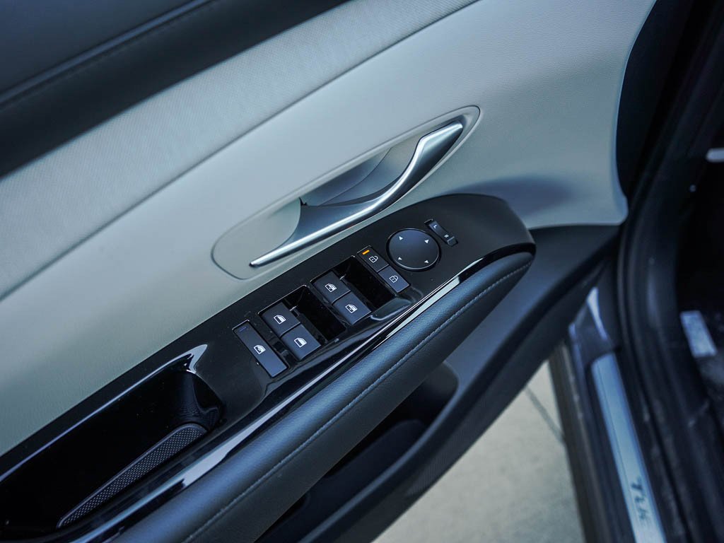 New 2026 Shimmering Silver Hyundai Limited AWD image 19