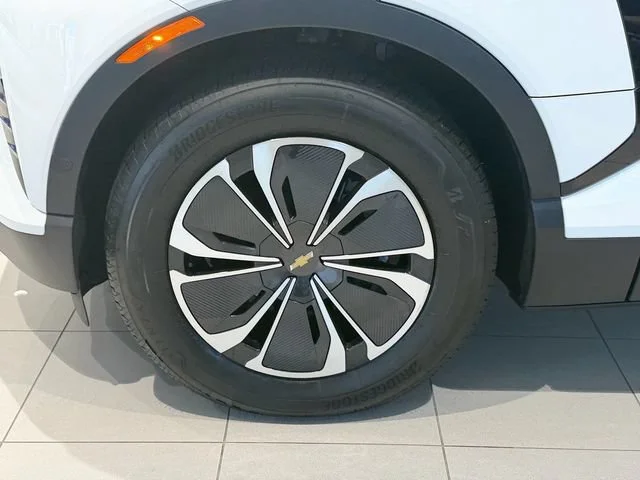 New 2026 Summit White Chevrolet LT image 11
