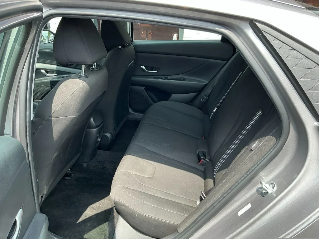 Used 2024 Silver Hyundai SEL image 3