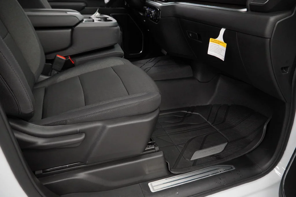 New 2026 Summit White Chevrolet LT image 38