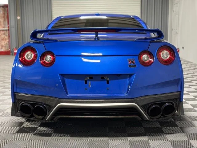 Used 2020 Blue Nissan Premium image 5
