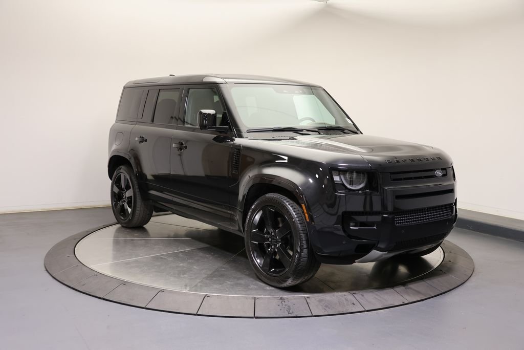 New 2026 Santorini Black Metallic Land Rover V8 image 7