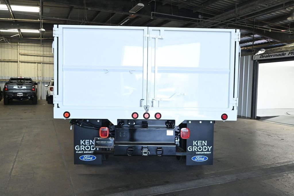 New 2026 Oxford White Ford XL image 8