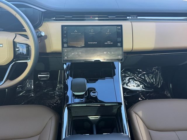 Certified Used 2025 Green Land Rover Dynamic SE image 15
