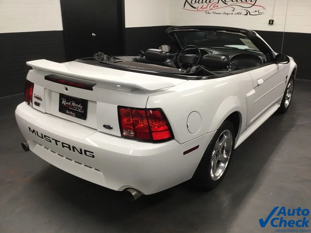 Used 2003 White Ford GT image 11