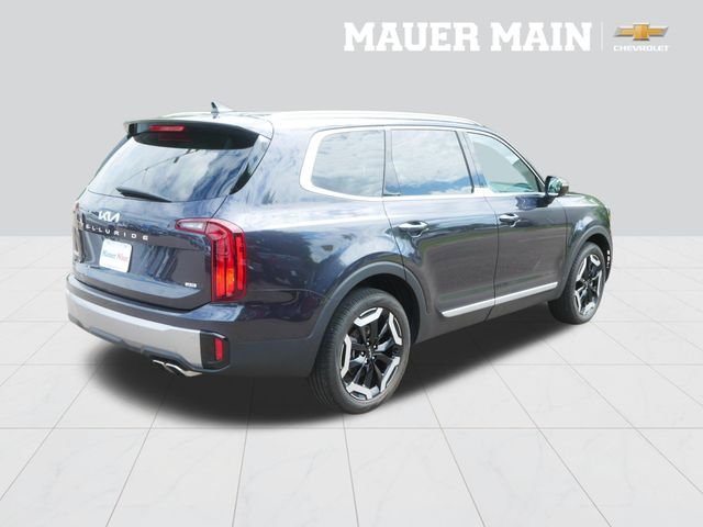Used 2025 Gray Kia S image 7
