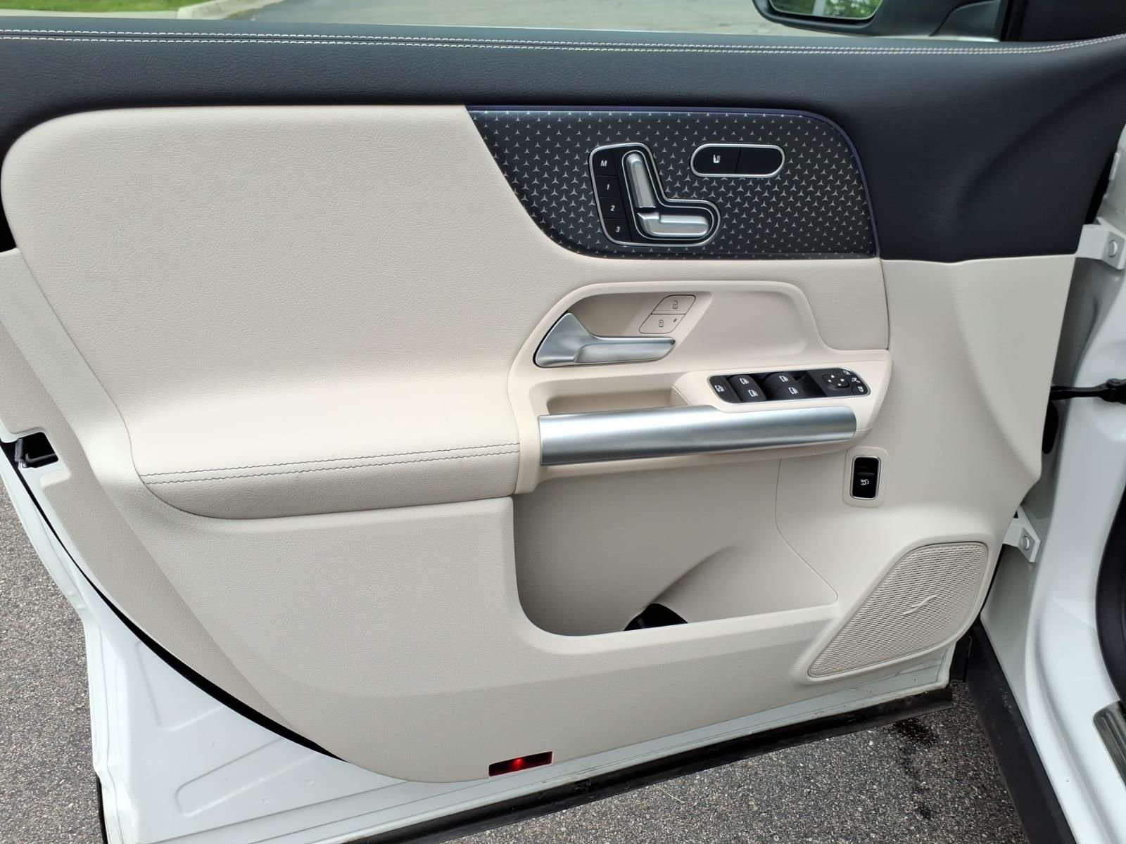 Certified Used 2025  Mercedes-Benz GLA 250 image 14