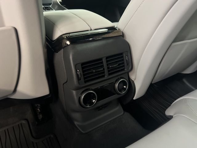 New 2026 Fuji White Land Rover Dynamic SE image 17