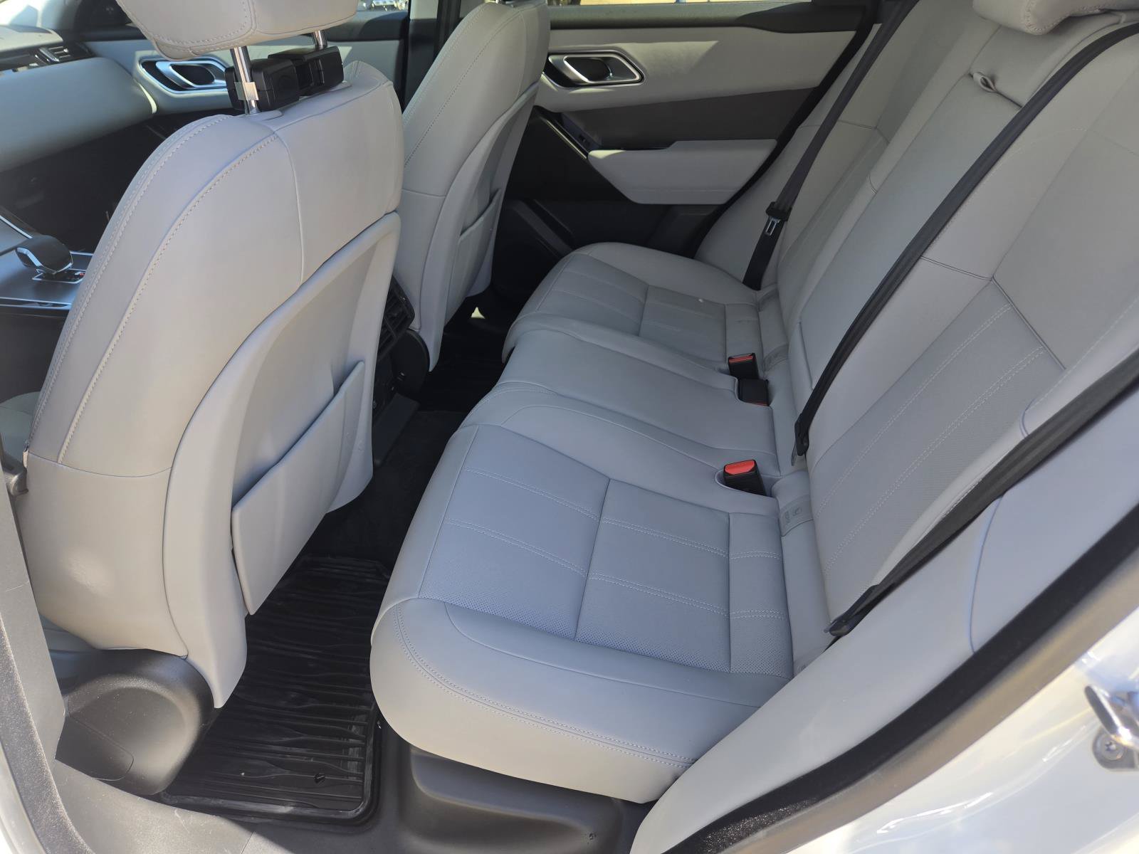 Used 2025 Fuji White Land Rover Dynamic SE image 32