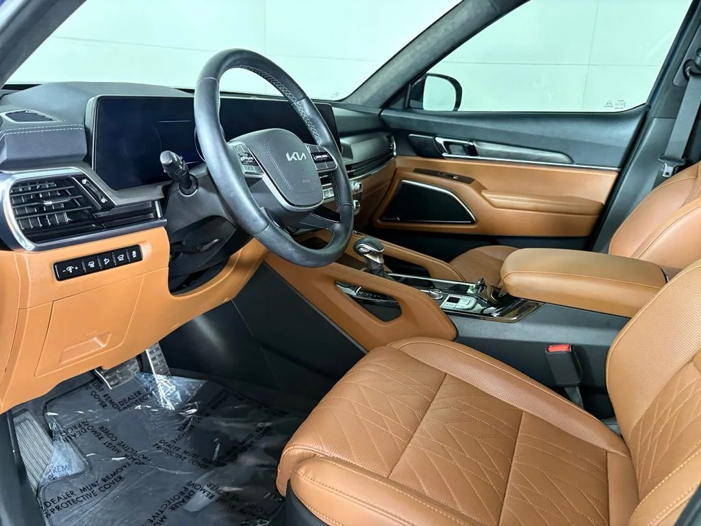 Used 2025 Black Kia SX-Prestige X-Pro image 23